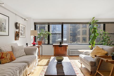 Tiny photo for 850 N Dewitt Place #9J, Chicago, IL 60611 (MLS # 12578642)