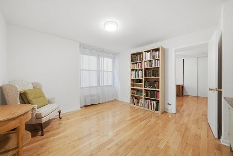 Tiny photo for 850 N Dewitt Place #9J, Chicago, IL 60611 (MLS # 12578642)