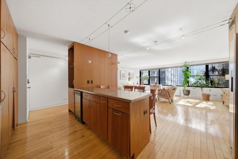 Tiny photo for 850 N Dewitt Place #9J, Chicago, IL 60611 (MLS # 12578642)