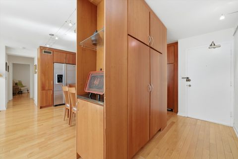 Tiny photo for 850 N Dewitt Place #9J, Chicago, IL 60611 (MLS # 12578642)