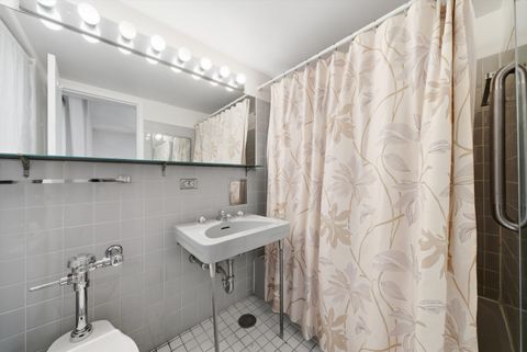 Tiny photo for 850 N Dewitt Place #9J, Chicago, IL 60611 (MLS # 12578642)
