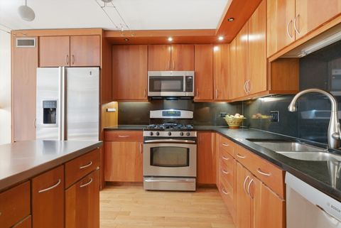 Tiny photo for 850 N Dewitt Place #9J, Chicago, IL 60611 (MLS # 12578642)