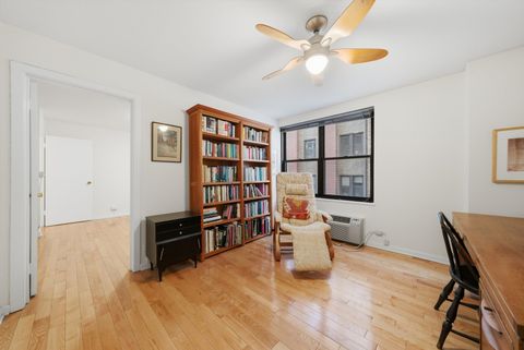 Tiny photo for 850 N Dewitt Place #9J, Chicago, IL 60611 (MLS # 12578642)