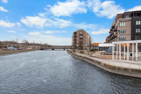 Tiny photo for 111 S 5th Avenue #D, St. Charles, IL 60174 (MLS # 12581210)