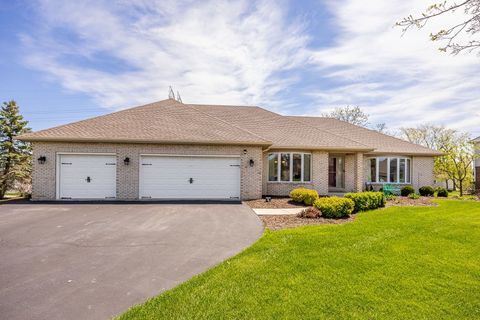 Photo of 13201 Meadow Hill Lane, Lemont, IL 60439 (MLS # 12625054)