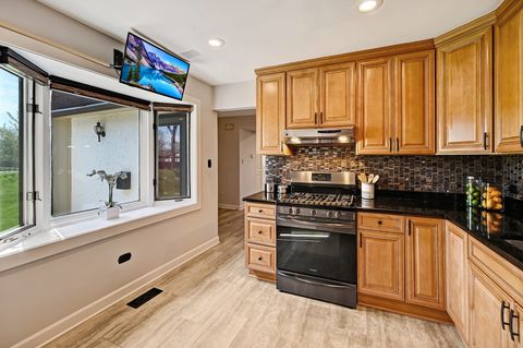 Tiny photo for 7 Nacona Lane, Indian Head Park, IL 60525 (MLS # 12620896)