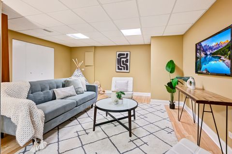 Tiny photo for 7 Nacona Lane, Indian Head Park, IL 60525 (MLS # 12620896)