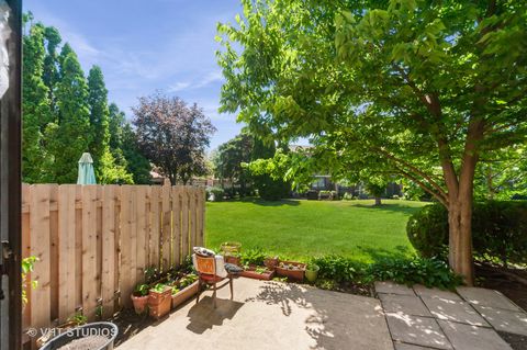 Tiny photo for 412 Bluebird Lane #412, Deerfield, IL 60015 (MLS # 12381604)