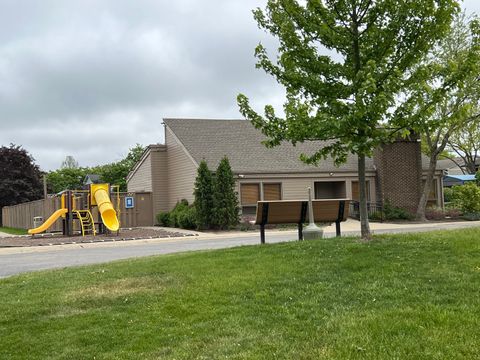 Tiny photo for 412 Bluebird Lane #412, Deerfield, IL 60015 (MLS # 12381604)