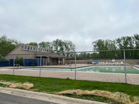 Tiny photo for 412 Bluebird Lane #412, Deerfield, IL 60015 (MLS # 12381604)
