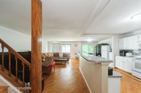 Tiny photo for 412 Bluebird Lane #412, Deerfield, IL 60015 (MLS # 12381604)