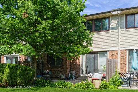 Tiny photo for 412 Bluebird Lane #412, Deerfield, IL 60015 (MLS # 12381604)