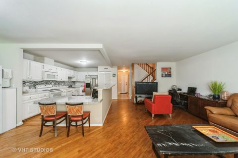 Tiny photo for 412 Bluebird Lane #412, Deerfield, IL 60015 (MLS # 12381604)