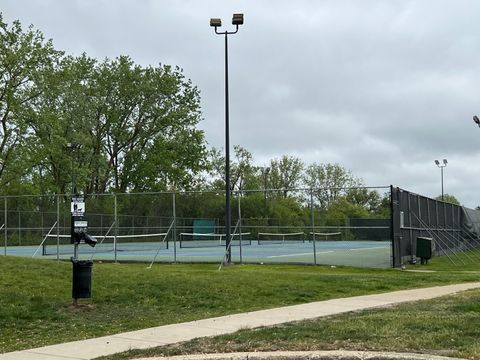 Tiny photo for 412 Bluebird Lane #412, Deerfield, IL 60015 (MLS # 12381604)