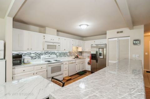 Tiny photo for 412 Bluebird Lane #412, Deerfield, IL 60015 (MLS # 12381604)