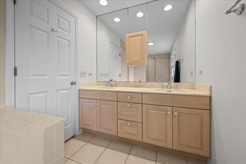 Tiny photo for 363 Newman Court, Lake Bluff, IL 60044 (MLS # 12765018)