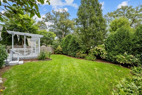 Tiny photo for 363 Newman Court, Lake Bluff, IL 60044 (MLS # 12765018)