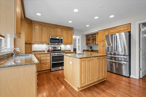 Tiny photo for 363 Newman Court, Lake Bluff, IL 60044 (MLS # 12765018)