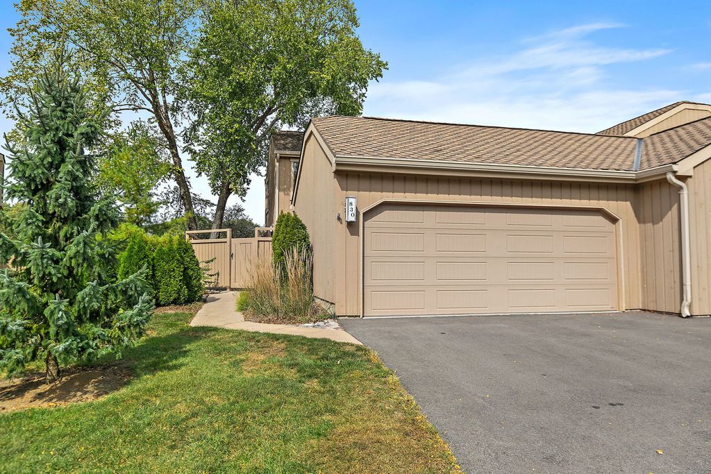 Photo for 830 OAK HILL Road, Lake Barrington, IL 60010 (MLS # 12486957)