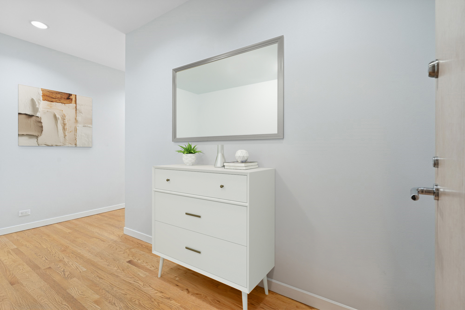 1035 W Huron Street 402