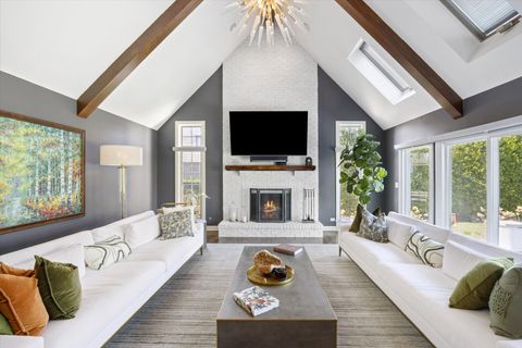 Tiny photo for 21 E 8th Street, Hinsdale, IL 60521 (MLS # 12620667)