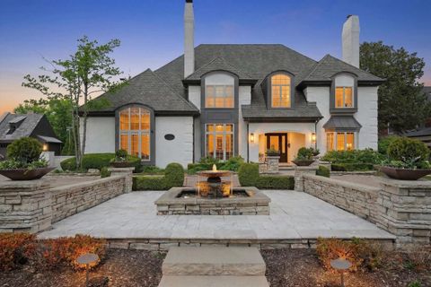 Tiny photo for 21 E 8th Street, Hinsdale, IL 60521 (MLS # 12620667)