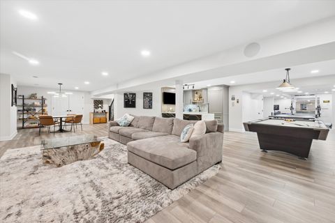 Tiny photo for 21 E 8th Street, Hinsdale, IL 60521 (MLS # 12620667)