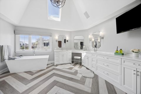 Tiny photo for 21 E 8th Street, Hinsdale, IL 60521 (MLS # 12620667)