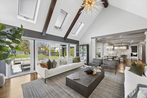 Tiny photo for 21 E 8th Street, Hinsdale, IL 60521 (MLS # 12620667)