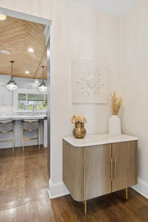 Tiny photo for 21 E 8th Street, Hinsdale, IL 60521 (MLS # 12620667)
