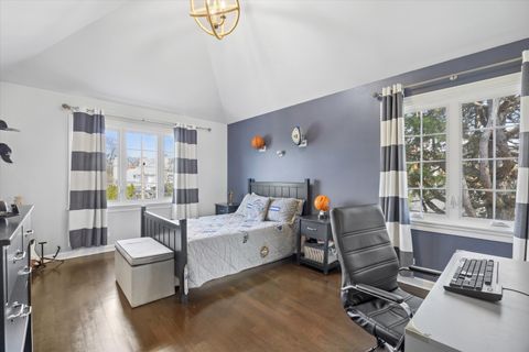 Tiny photo for 21 E 8th Street, Hinsdale, IL 60521 (MLS # 12620667)