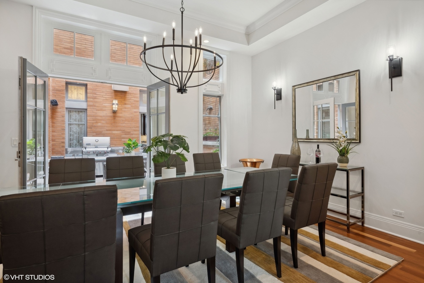 425 W Superior Street