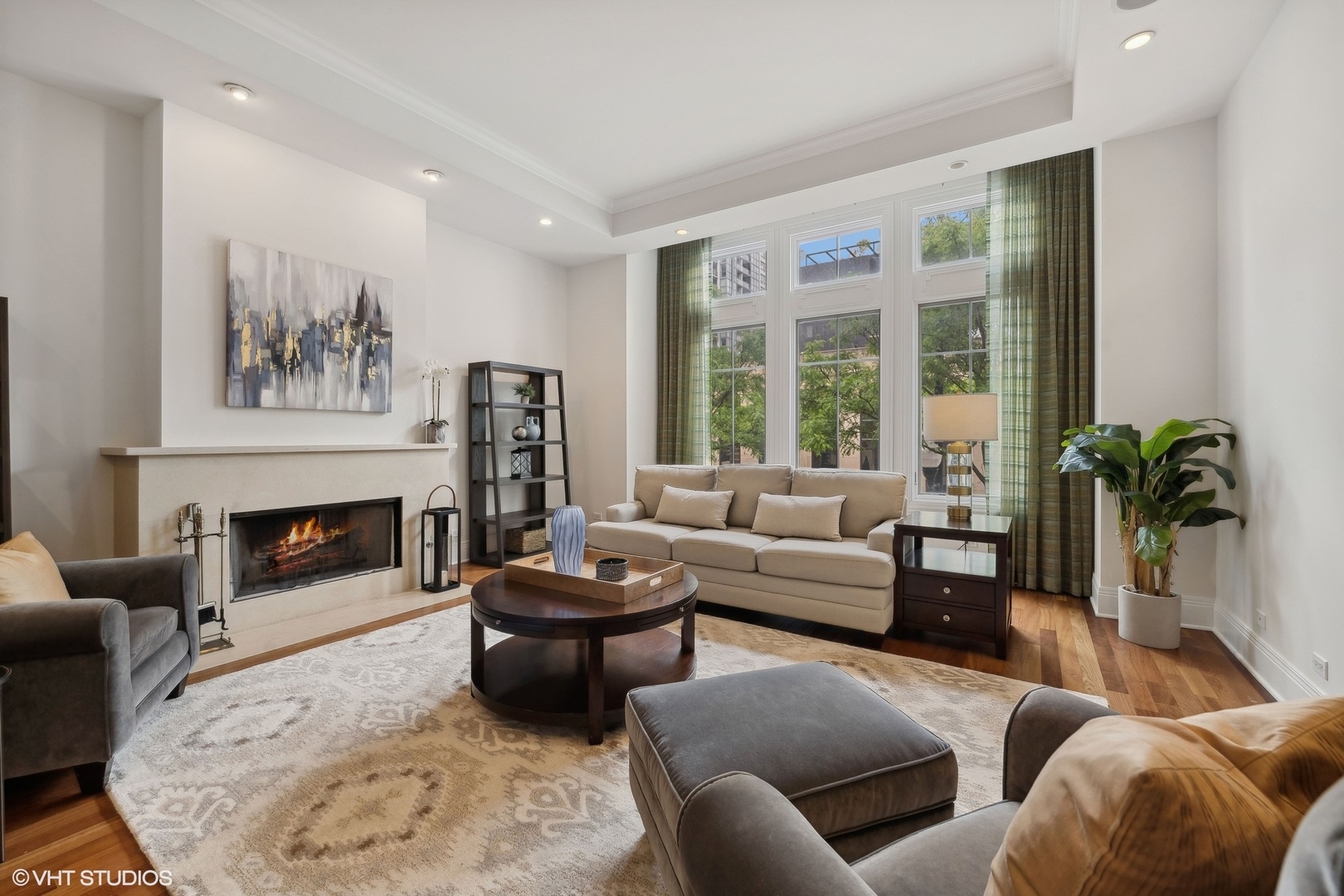 425 W Superior Street