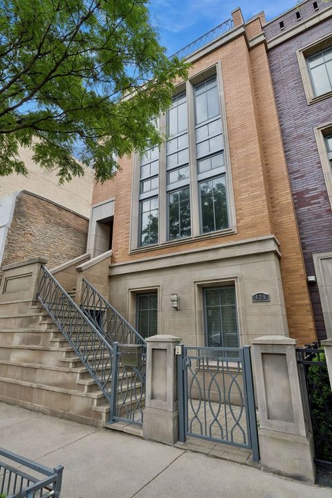 425 W Superior Street Chicago IL 60654