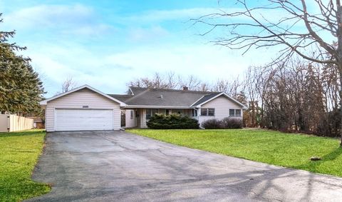 Tiny photo for 2065 Walnut Circle, Northbrook, IL 60062 (MLS # 12534798)