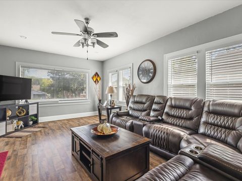 Tiny photo for 422 N Rockford Avenue, Rockford, IL 61107 (MLS # 12478823)