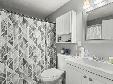 Tiny photo for 422 N Rockford Avenue, Rockford, IL 61107 (MLS # 12478823)