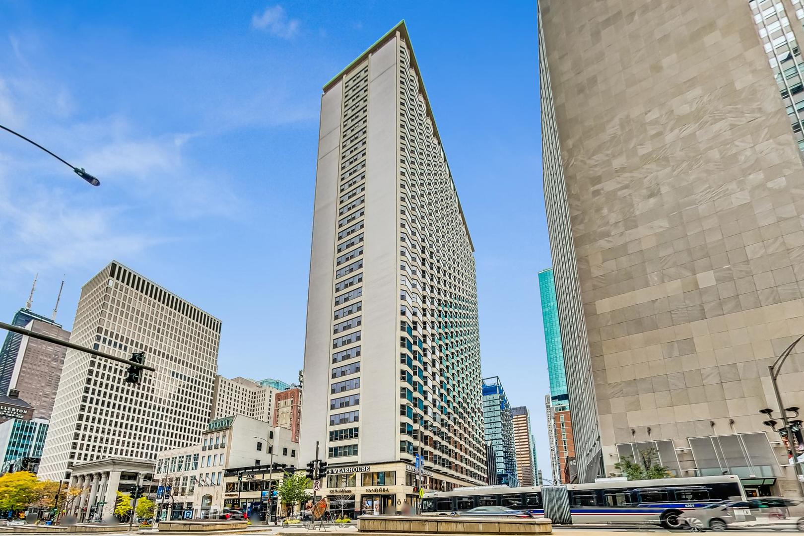 535 N Michigan Avenue 2206