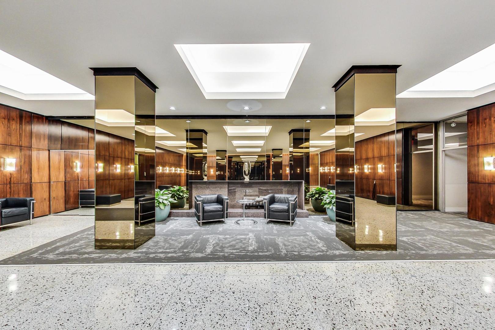 535 N Michigan Avenue 2206