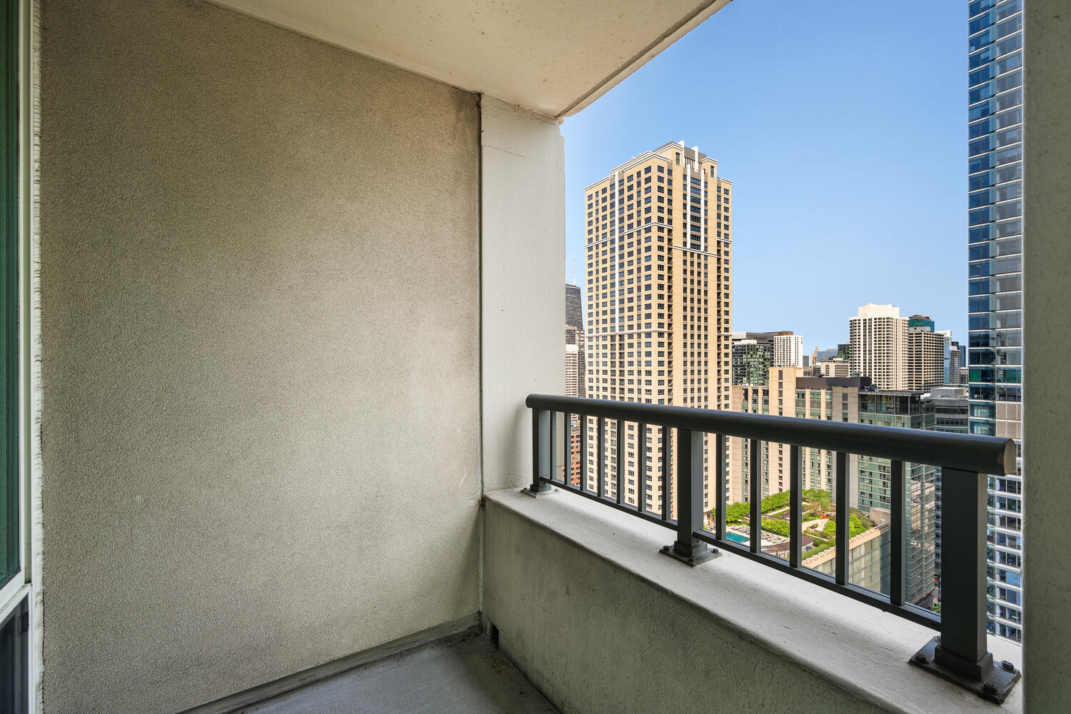 345 N La Salle Drive 3403