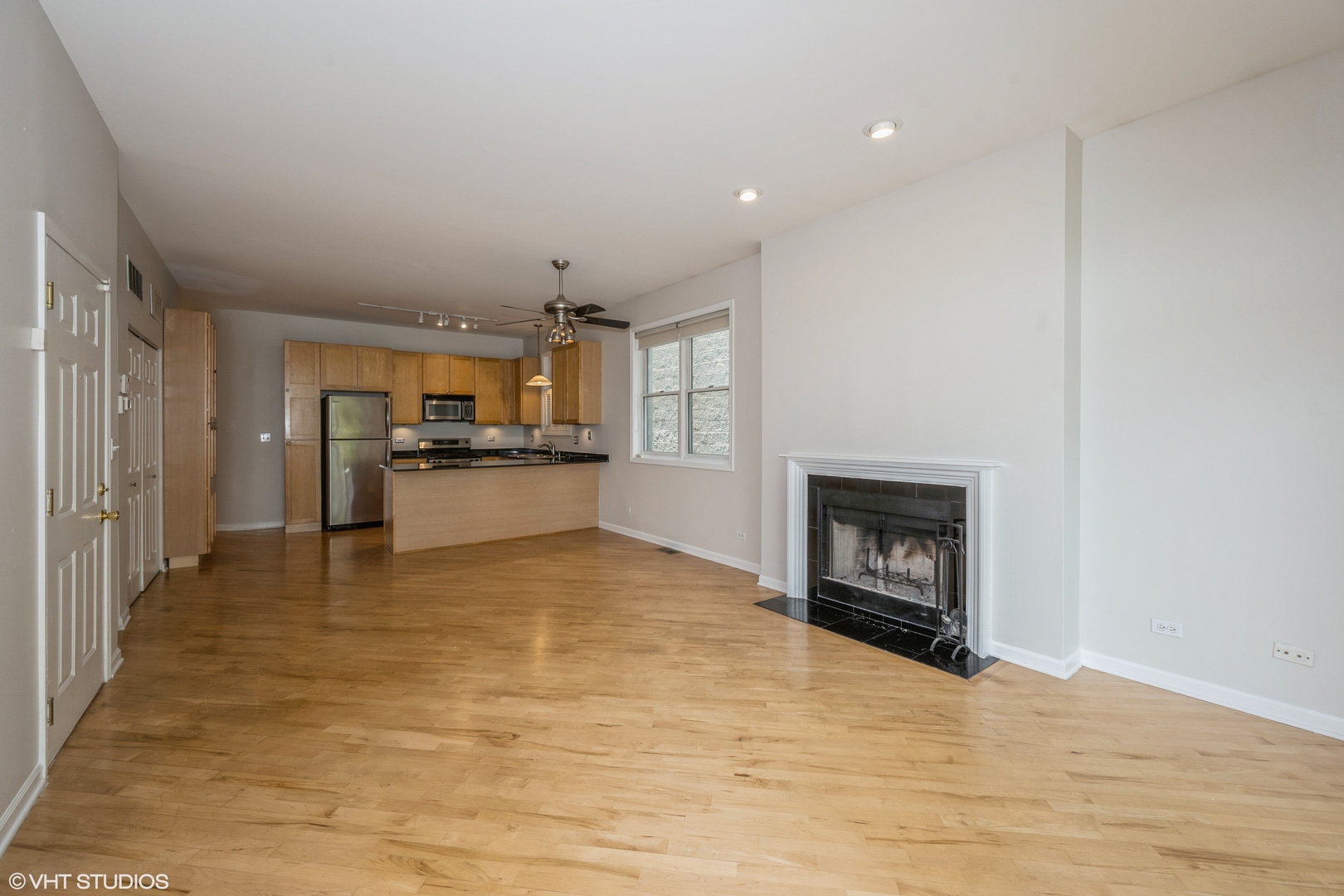 2215 W Augusta Boulevard 2W