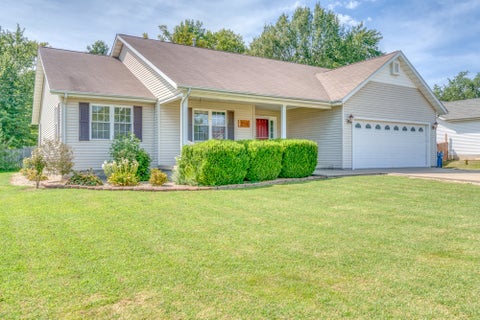 Tiny photo for 405 W Beacon Court, Mt Vernon, IL 62864 (MLS # 12740689)