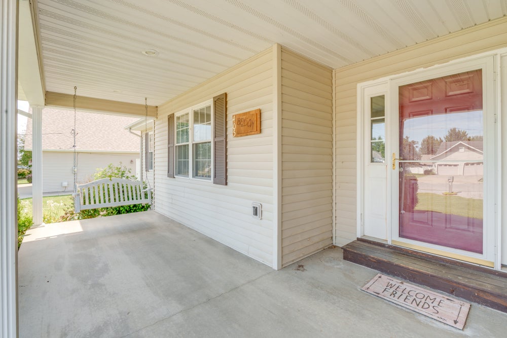 405 W Beacon Court