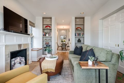 Tiny photo for 620 Sheridan Square #1, Evanston, IL 60202 (MLS # 12578360)