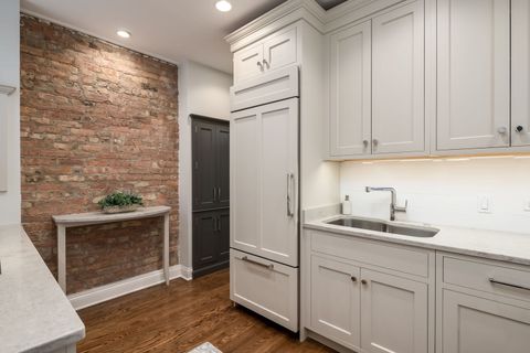 Tiny photo for 620 Sheridan Square #1, Evanston, IL 60202 (MLS # 12578360)