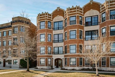 Tiny photo for 620 Sheridan Square #1, Evanston, IL 60202 (MLS # 12578360)