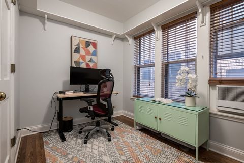 Tiny photo for 620 Sheridan Square #1, Evanston, IL 60202 (MLS # 12578360)