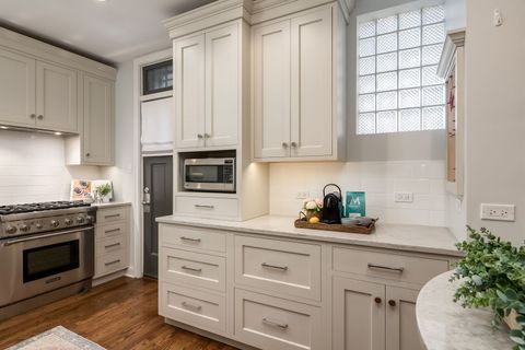 Tiny photo for 620 Sheridan Square #1, Evanston, IL 60202 (MLS # 12578360)