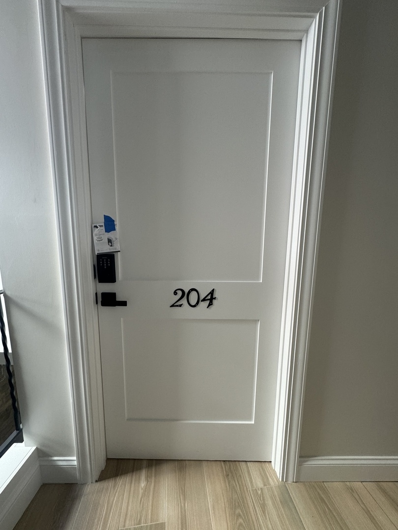 601 Green Bay Road 204