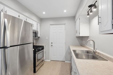 Tiny photo for 17525 S 71st Court #3D, Tinley Park, IL 60477 (MLS # 12611894)